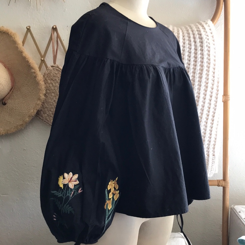❤️... Zara embroidered Top